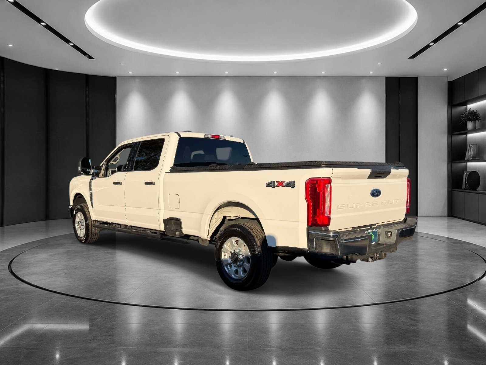 Used 2023 Ford F250 XLT AWD/4WD image 4
