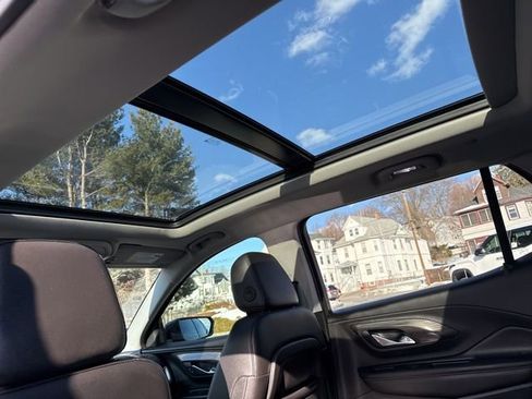 Used 2021 GMC Terrain SLT image 14