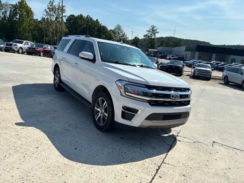 Used 2024 Ford Expedition Max Limited AWD/4WD image 3