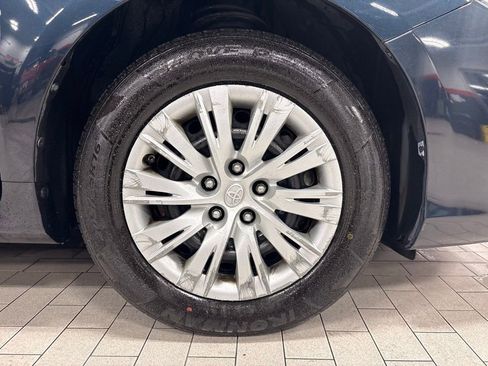 Used 2014 Toyota Camry LE image 16