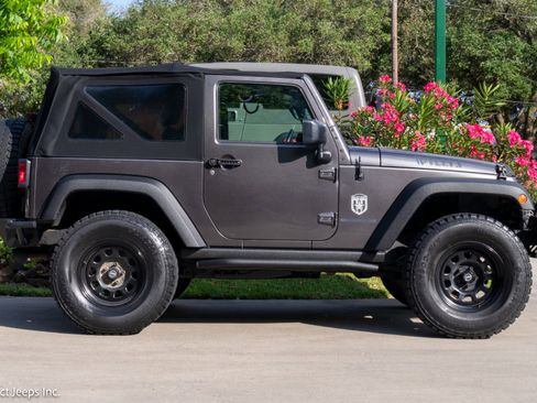 Used 2016 Jeep Wrangler Sport AWD/4WD image 8