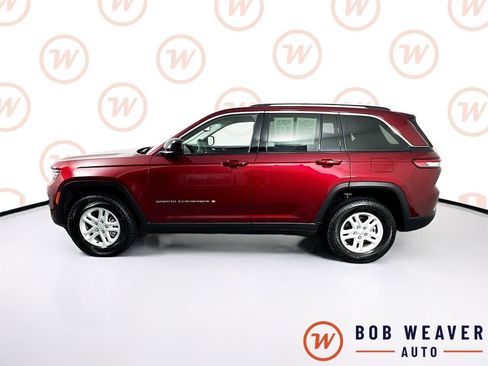 Used 2023 Jeep Grand Cherokee Laredo AWD/4WD image 4