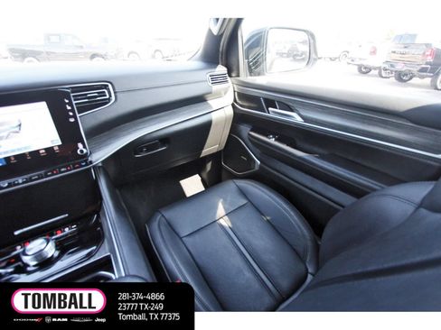 Used 2024 Jeep Wagoneer Series II AWD/4WD image 11