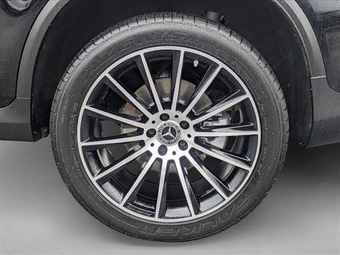 Used 2023 Mercedes-Benz GLC 300 4MATIC Coupe image 23