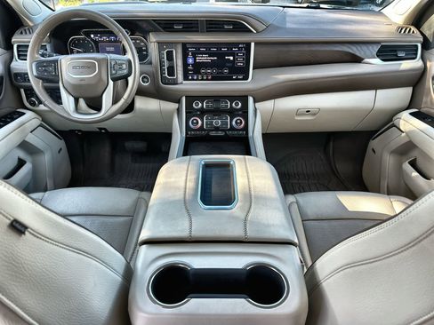 Used 2021 GMC Yukon Denali w/ Denali Ultimate Package image 10