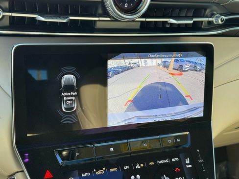 Used 2023 Maserati Grecale GT image 32