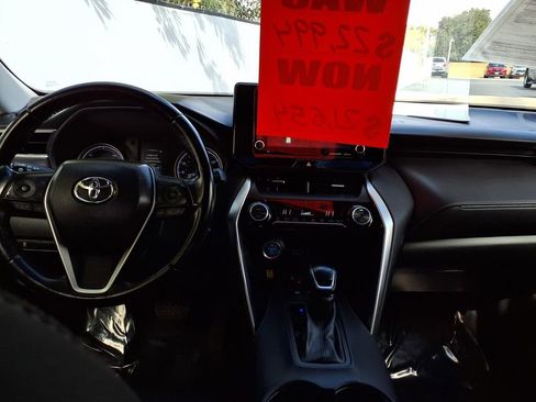 Certified 2021 Toyota Venza LE w/ Carpet Mat Package (TMS) image 18