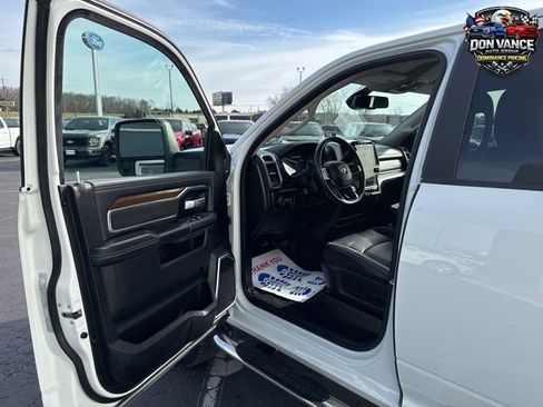Used 2024 RAM 2500 Laramie AWD/4WD image 9