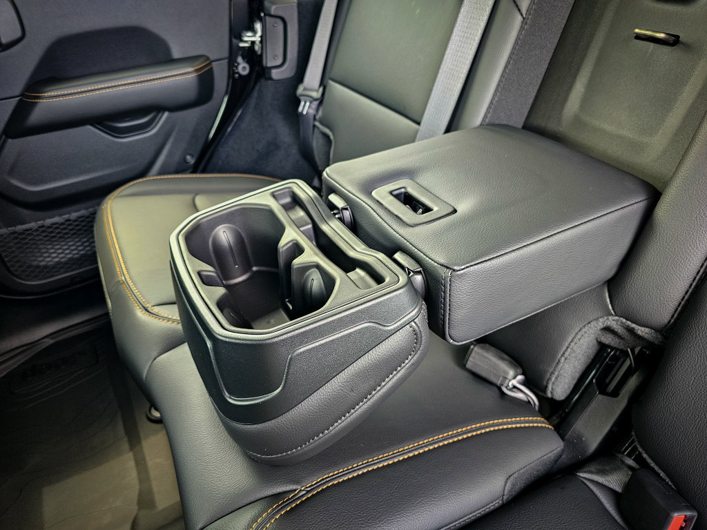 New 2026 Jeep Wrangler Unlimited Sahara AWD/4WD image 33