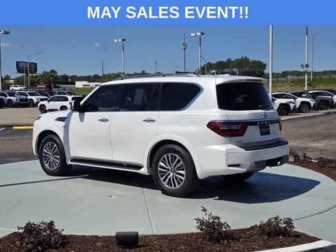 Used 2021 Nissan Armada SL w/ Captain's Chairs Package RWD image 4