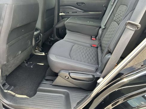 Used 2025 Nissan Pathfinder SV AWD/4WD image 13
