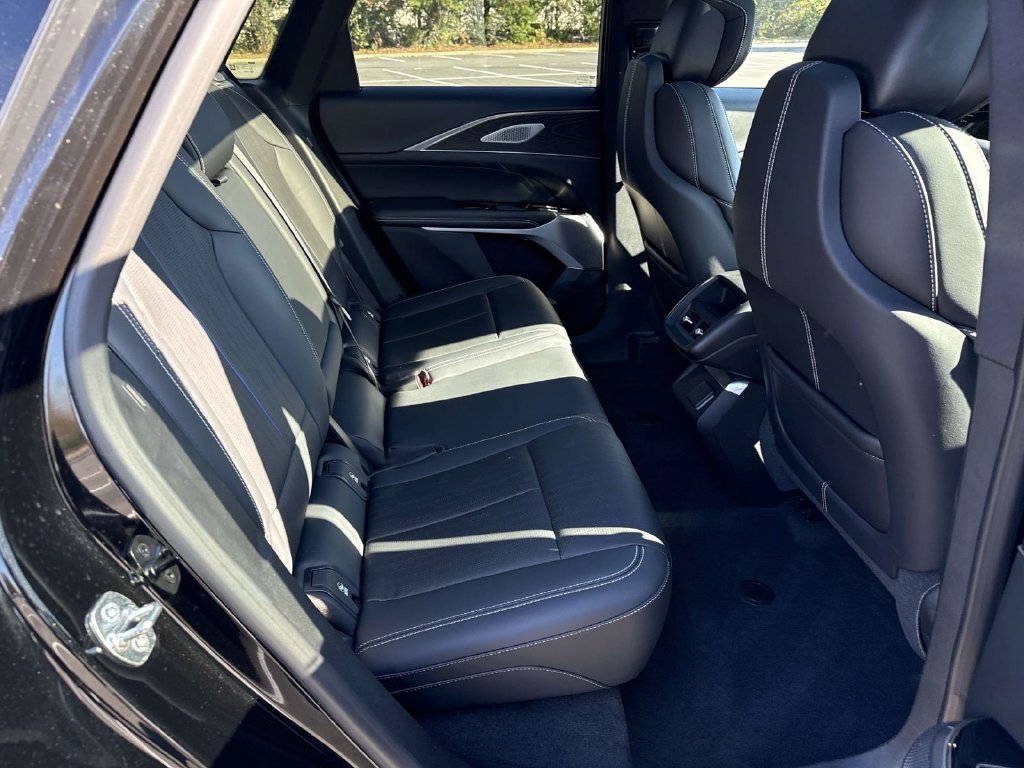 Used 2024 Cadillac Lyriq Sport w/ LPO, Floor Liner Package AWD/4WD image 11
