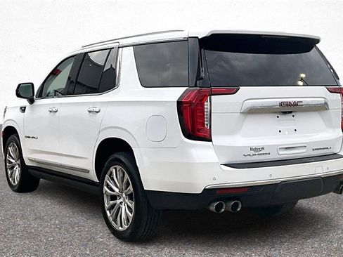 Used 2022 GMC Yukon Denali w/ Denali Premium Package image 6