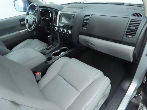Used 2021 Toyota Sequoia Limited image 18
