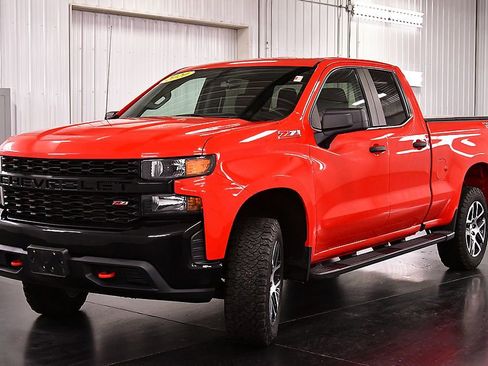 Used 2020 Chevrolet Silverado 1500 Custom Trail Boss w/ Custom Convenience Package image 3