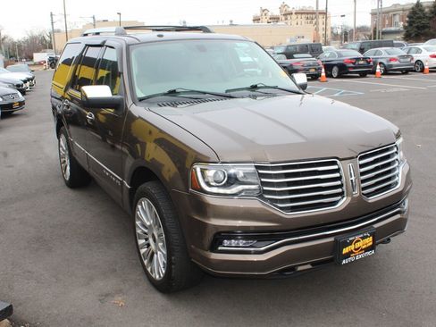 Used 2015 Lincoln Navigator 4WD image 4