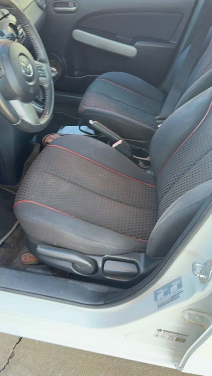 Used 2011 MAZDA MAZDA2 Touring FWD image 11
