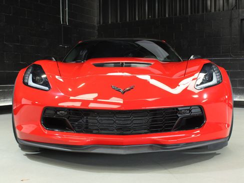 Used 2016 Chevrolet Corvette Z06 w/ 3LZ Preferred Equipment Group image 7