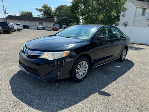 Used 2012 Toyota Camry LE image 10