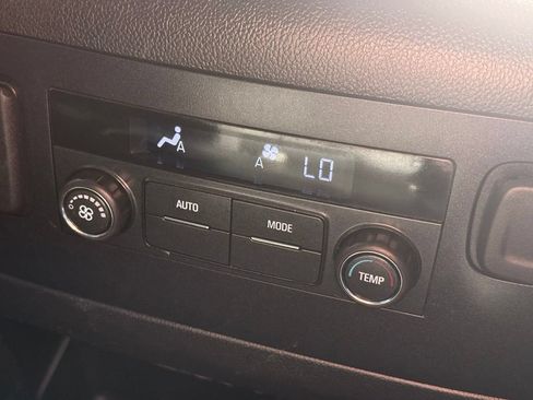 Used 2019 Chevrolet Suburban LT AWD/4WD image 29