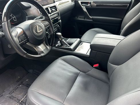 Used 2023 Lexus GX 460 Premium w/ Premium Package image 11