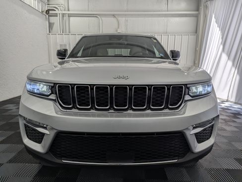 Used 2024 Jeep Grand Cherokee Limited AWD/4WD image 4