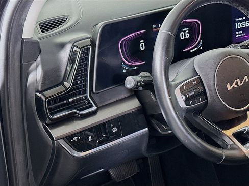 Used 2023 Kia Sportage EX image 17