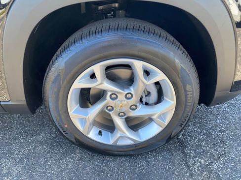 New 2026 Chevrolet Trax LS w/ LS Convenience Package FWD image 28