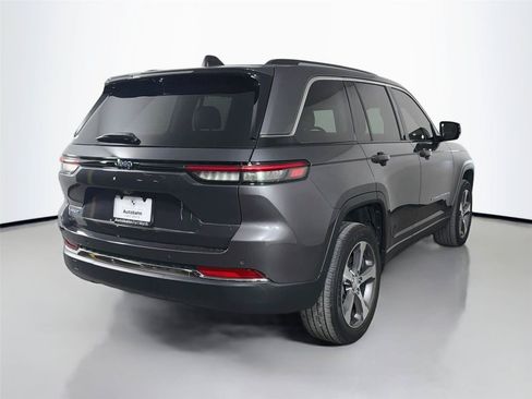 Used 2022 Jeep Grand Cherokee Limited 4xe w/ Luxury Tech Group II AWD/4WD image 5