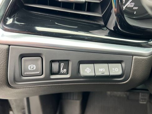 Used 2024 Cadillac XT6 Premium Luxury w/ Technology Package AWD/4WD image 11