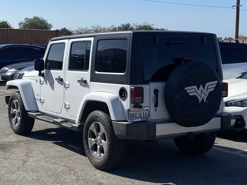 Used 2018 Jeep Wrangler Unlimited Sahara AWD/4WD image 4
