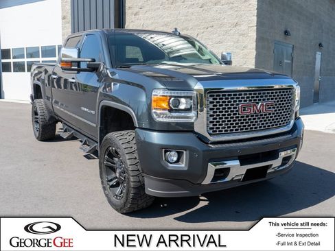 Used 2017 GMC Sierra 2500 Denali w/ Suspension Package, Off-Road AWD/4WD image 1