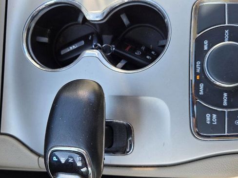 Used 2014 Jeep Grand Cherokee Limited w/ Luxury Group II image 26