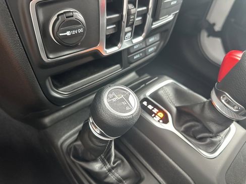 New 2025 Jeep Gladiator Sport image 5