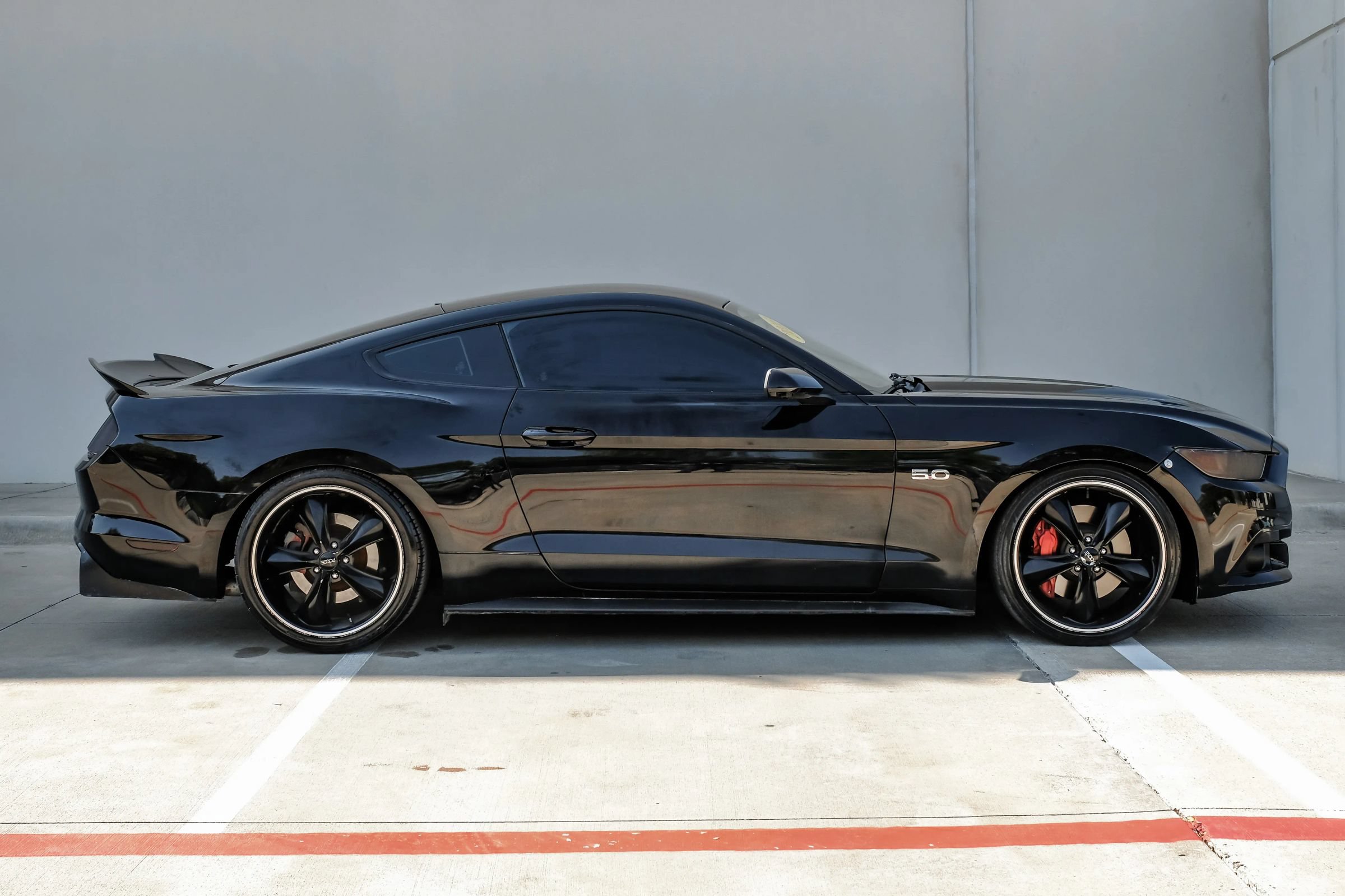 Used 2016 Ford Mustang GT RWD image 10