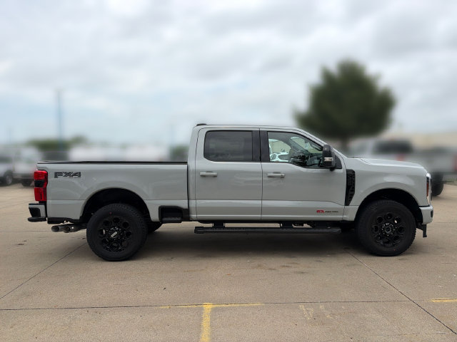 New 2026 Ford F350 Lariat w/ Black Appearance Package AWD/4WD image 3