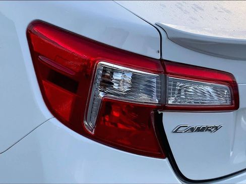 Used 2014 Toyota Camry SE image 27