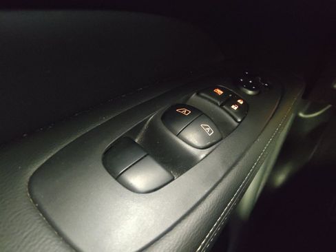 Used 2020 Nissan Pathfinder SV AWD/4WD image 27