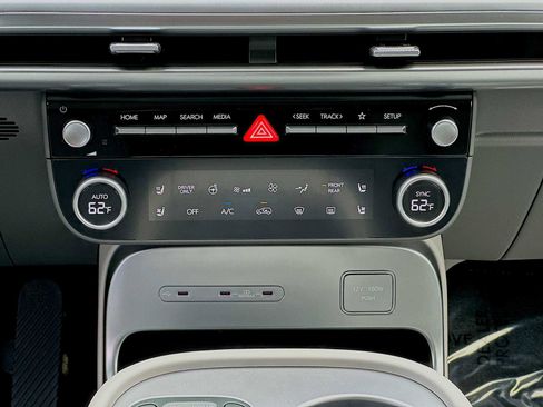 New 2026 Hyundai Ioniq 9 SEL image 16