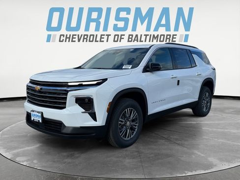 New 2026 Chevrolet Traverse LT image 2
