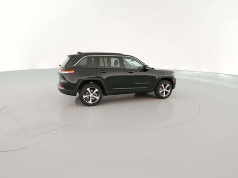 New 2025 Jeep Grand Cherokee Limited w/ Trailer Tow Package image 13