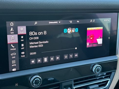 Used 2025 Porsche Macan image 21