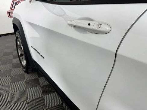 Used 2019 Jeep Cherokee Trailhawk w/ Cold Weather Group AWD/4WD image 24