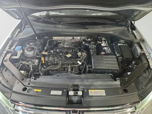 Used 2022 Volkswagen Tiguan SE FWD image 30