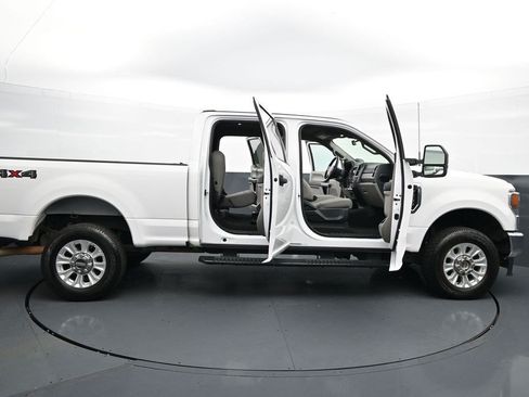 Used 2022 Ford F250 XLT AWD/4WD image 30