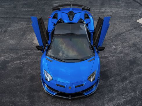 Used 2021 Lamborghini Aventador SVJ AWD/4WD image 17