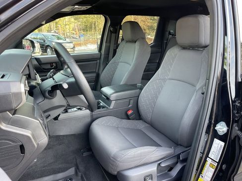 Used 2024 Toyota Tacoma SR image 19