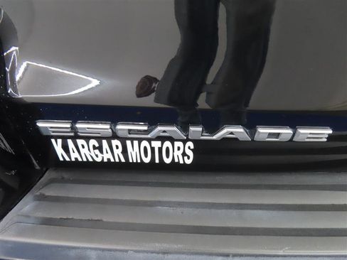 Used 2020 Cadillac Escalade Premium Luxury image 14