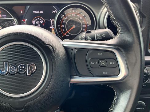 Used 2022 Jeep Wrangler Unlimited Sahara AWD/4WD image 24