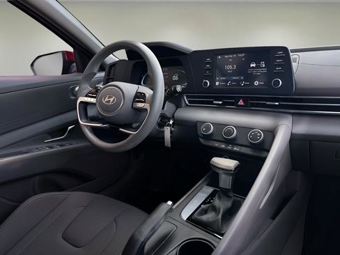 Used 2024 Hyundai Elantra SE image 10